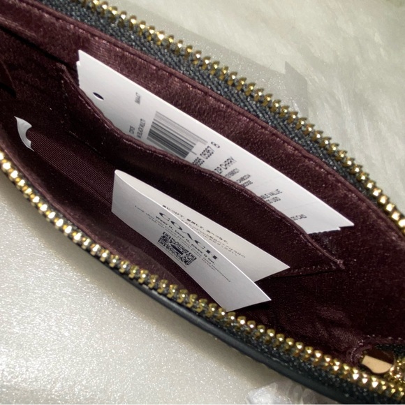 Coach leather 🍒 Cherry print wristlet New - Picture 6 of 12